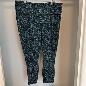 Wander Green and White Patterned Leggings